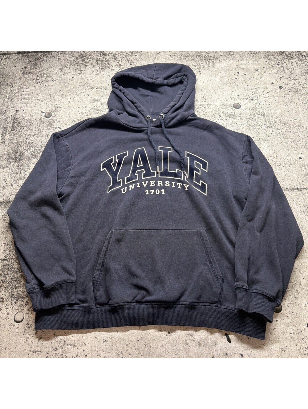 H&M YALE University Sweatshirt Size M